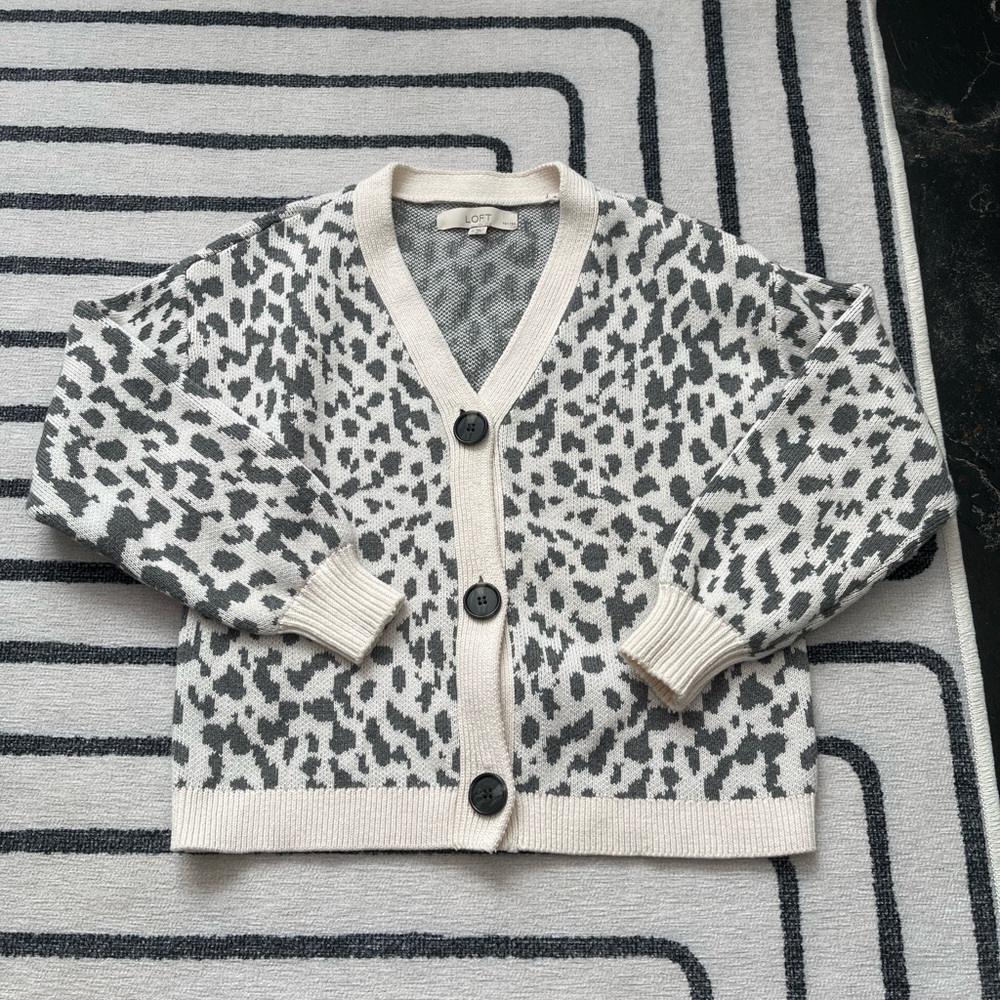 Loft petite neutral leopard cheetah print three button cardigan